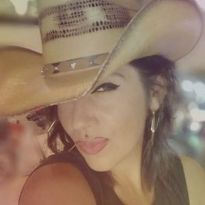 Meet your Posher, Ivonne